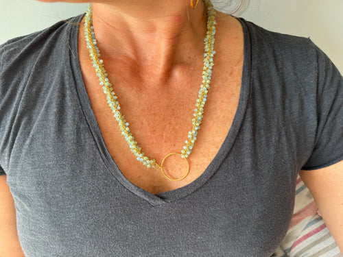 Aqua statement chain